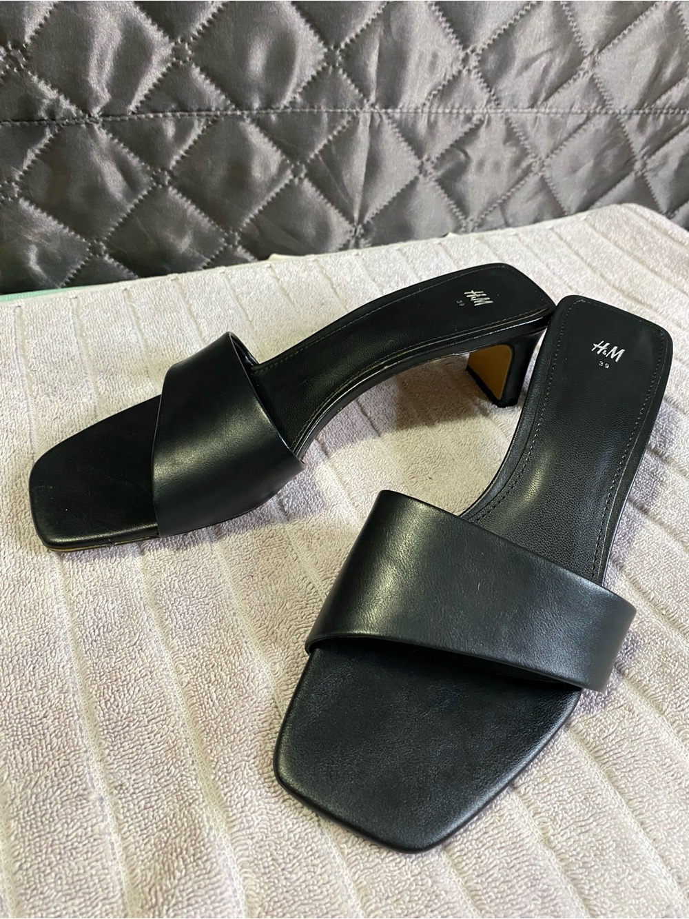 H&M Minimalist Black Square-Toe Heeled Mules Sandals - EUC Size 39/8